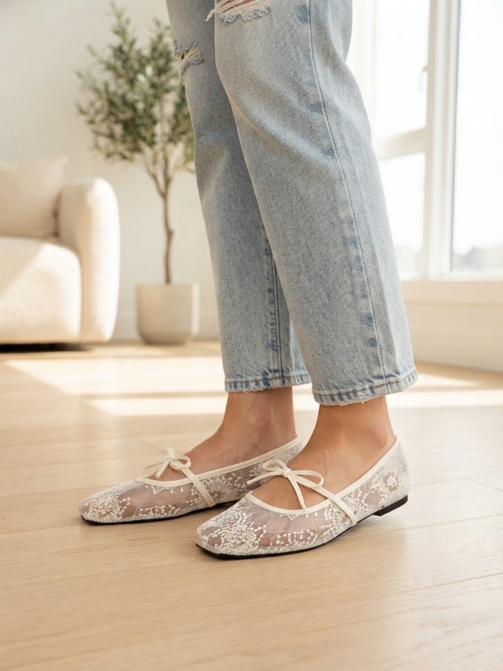 White Lace Mesh Square Toe Ballet Flats Bow Accents Size 39 / US 8.5 NWT